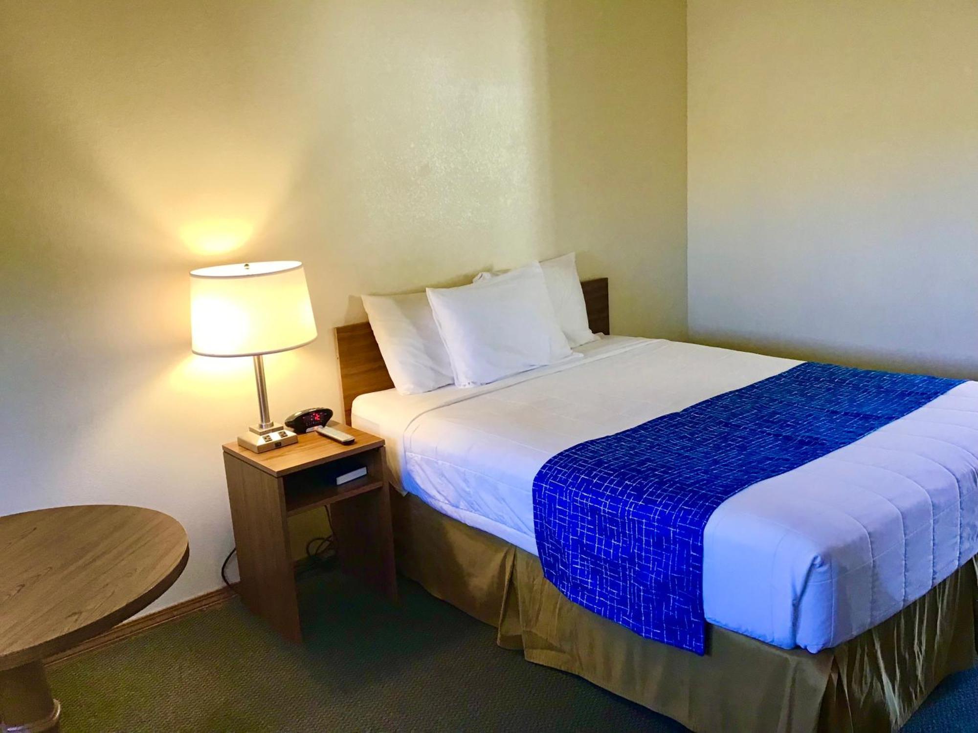 Travelodge By Wyndham Three Forks Eksteriør billede