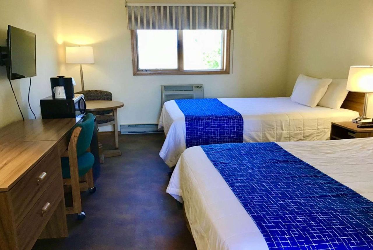 Travelodge By Wyndham Three Forks Eksteriør billede